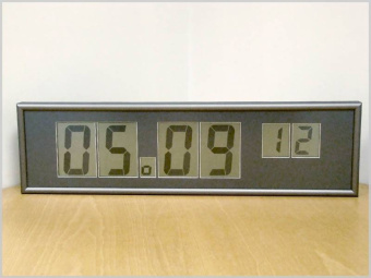 Цифровые часы жидкокристаллические